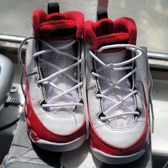 Jordan 9 - Picture 1 of 4